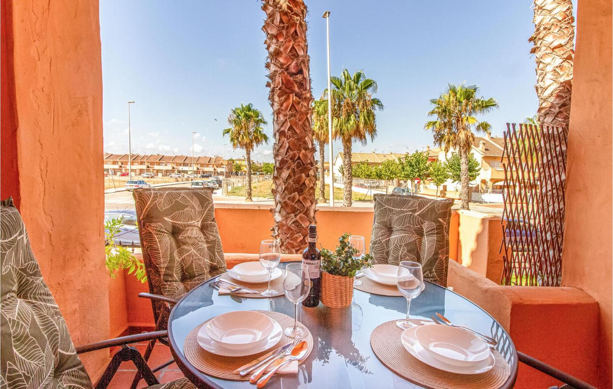 Amazing Apartment In Los Alcazares With Kitchen Eksteriør bilde